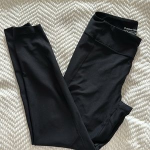 Outdoor Voices FreeForm 7/8 Legging in black.